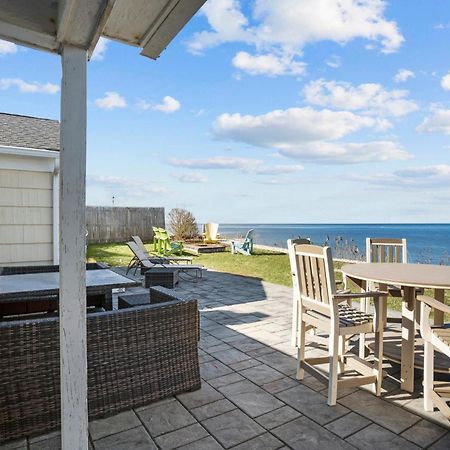 Sea Breeze Paradise: Beachfront & Panoramic Views Villa Southold Exterior photo