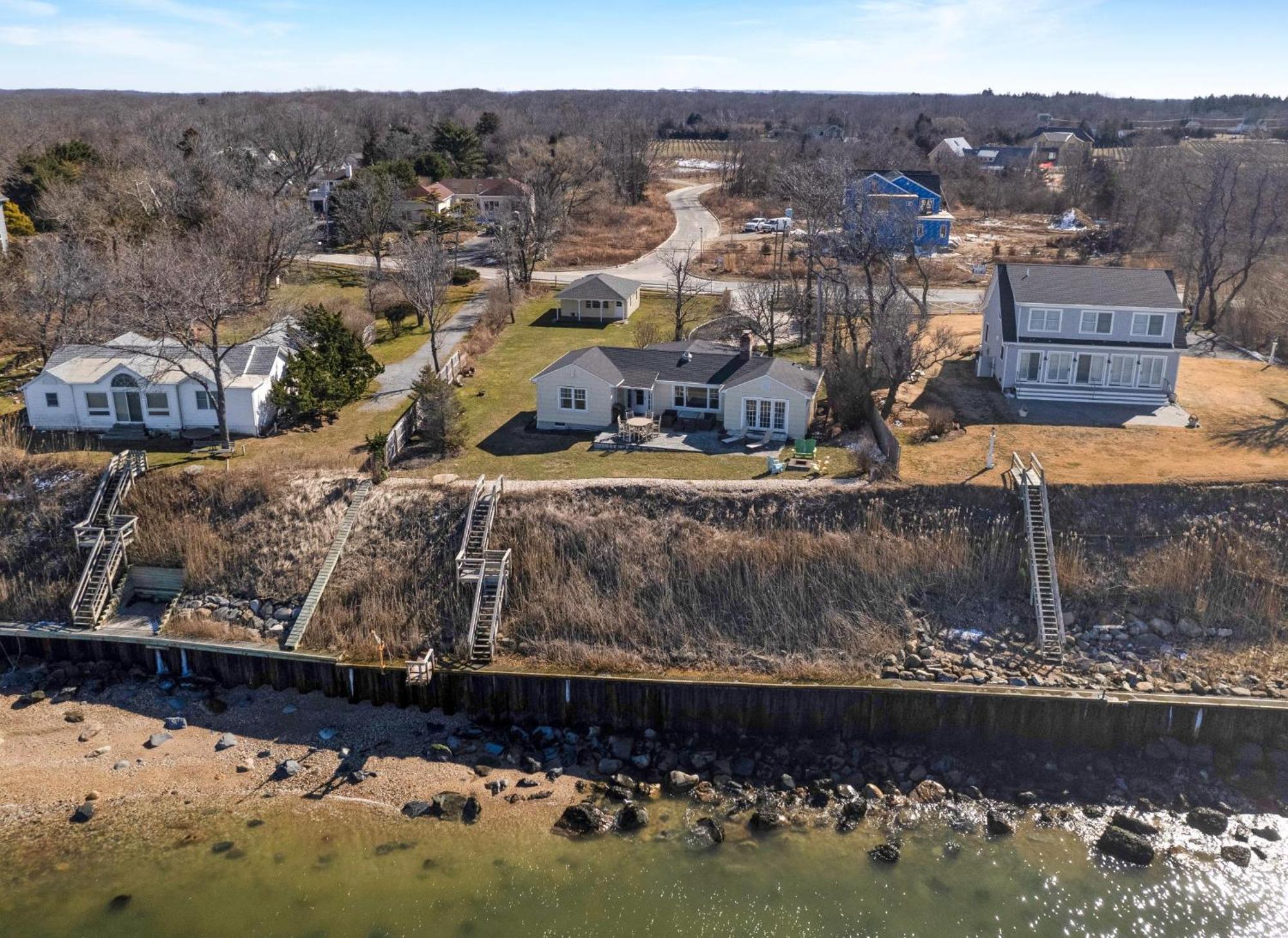 Sea Breeze Paradise: Beachfront & Panoramic Views Villa Southold Exterior photo