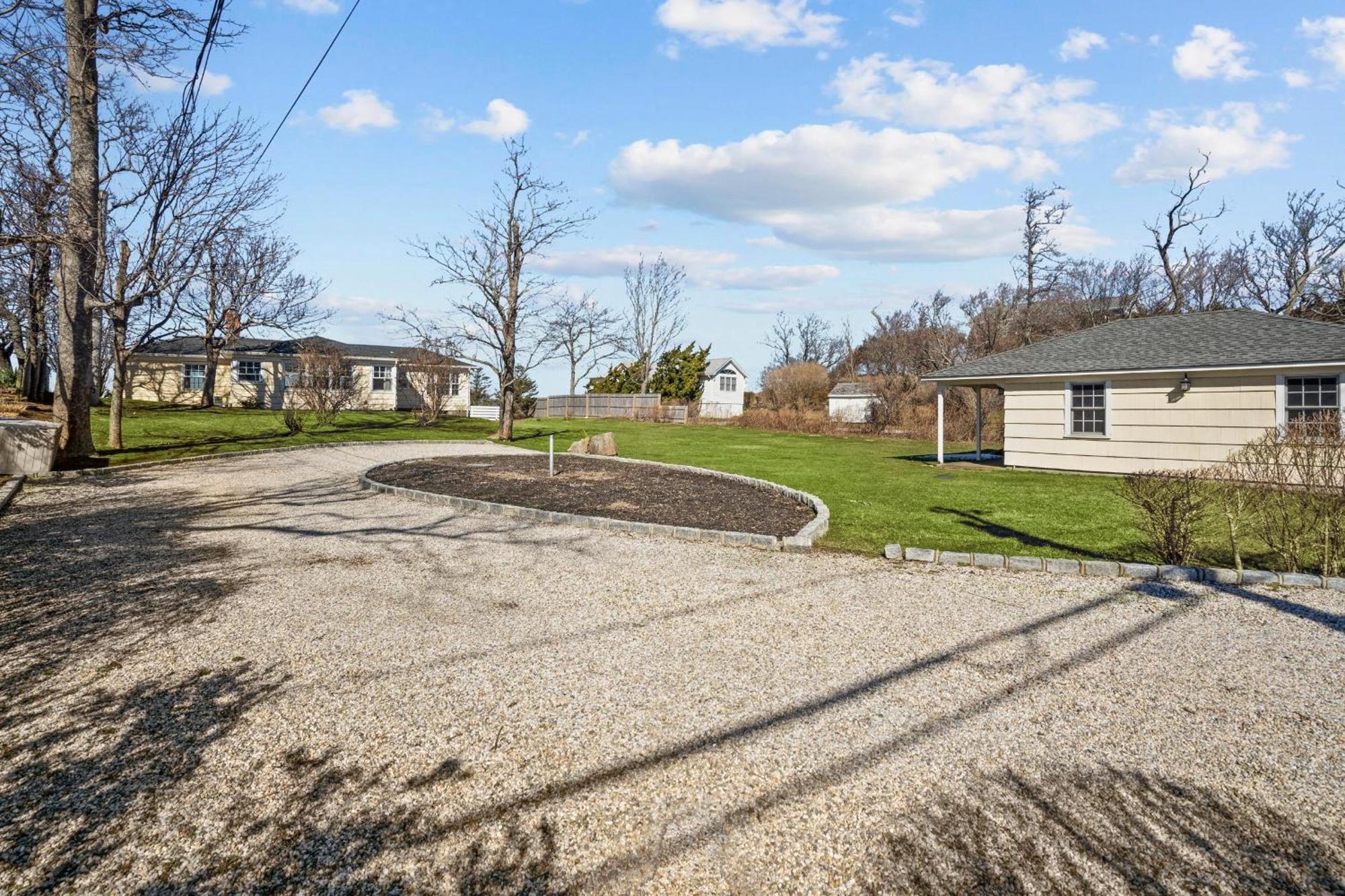 Sea Breeze Paradise: Beachfront & Panoramic Views Villa Southold Exterior photo